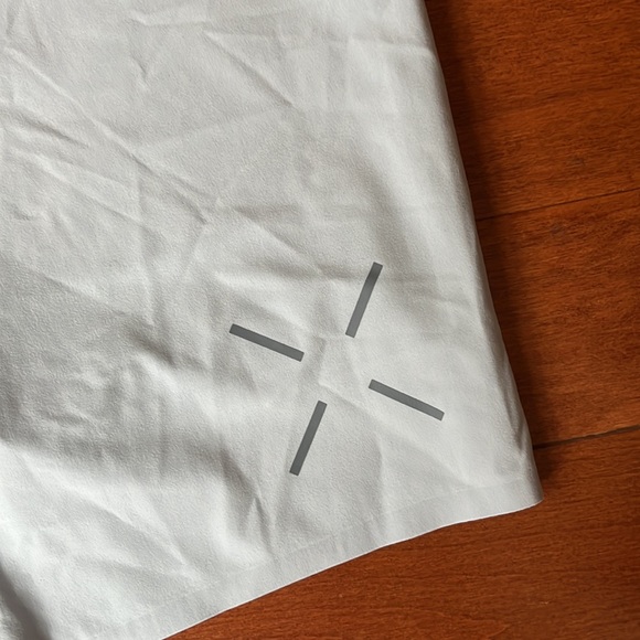 NWOT Ten Thousand Light Gray Interval Short (Liner) 9" Size Medium & Large - Picture 4 of 6